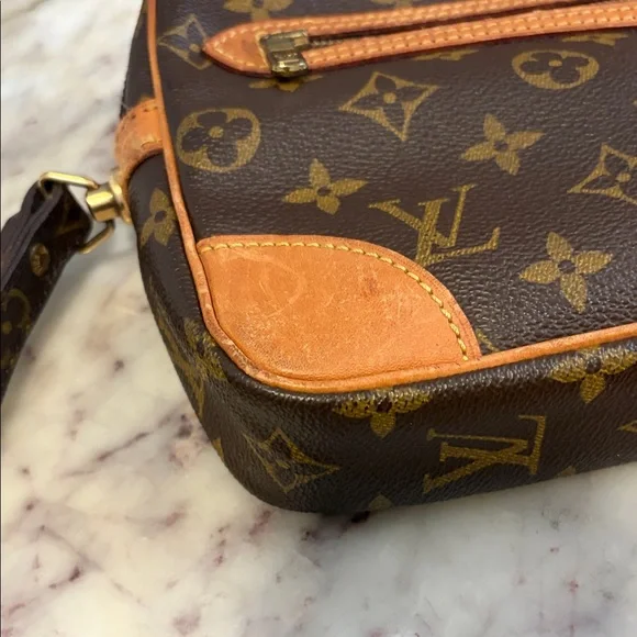 Vintage Louis Vuitton Monogram Marly Dragonne clutch. - Picture 4 of 17